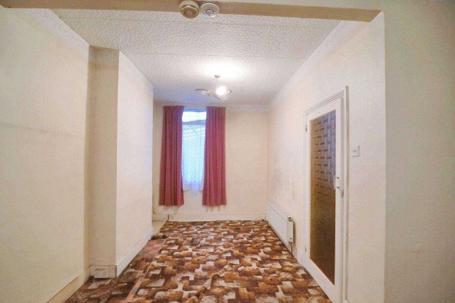 2 Byron Road, Walthamstow, London E17 4SW 5