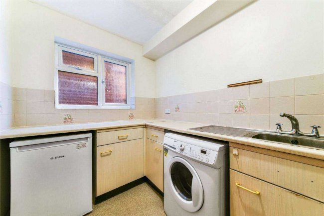 Flat 4, Osprey House, 26 Mowbray Road, London SE19 2RN 8