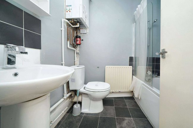 Flat 3 23 Portsmouth Road, Cosham, Portsmouth, Hampshire, PO6 2SH 6