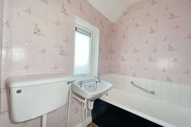 79 Ladyfield Road, Chippenham, Wiltshire, SN14 0AW 8