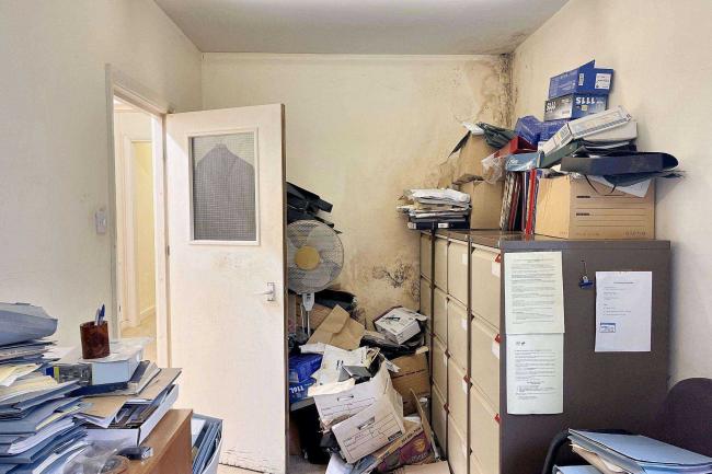 4/4A Crossways Parade, Selsdon Park Road, South Croydon CR2 8JJ 1