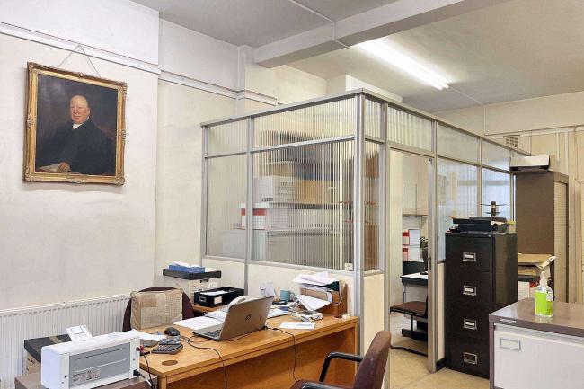 4/4A Crossways Parade, Selsdon Park Road, South Croydon CR2 8JJ 1