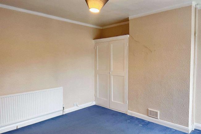 4/4A Crossways Parade, Selsdon Park Road, South Croydon CR2 8JJ 1