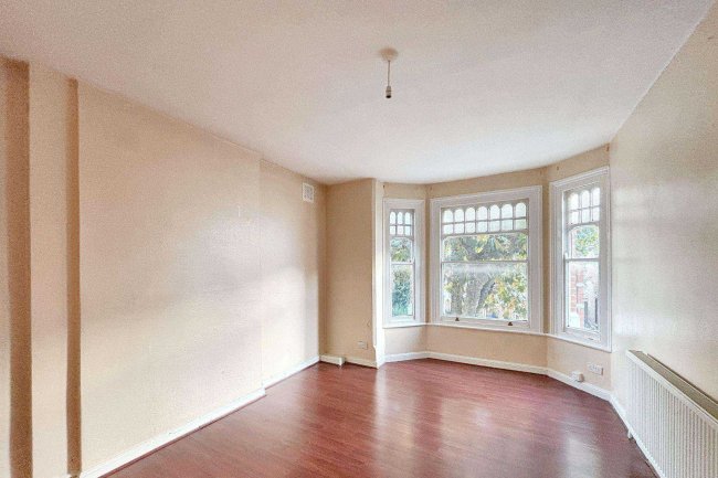 Flat C, 44 Harlesden Gardens, London NW10 4EX 6