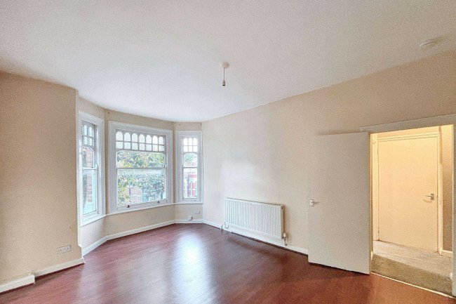 Flat C, 44 Harlesden Gardens, London NW10 4EX 6