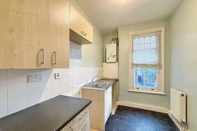 Flat C, 44 Harlesden Gardens, London NW10 4EX 6