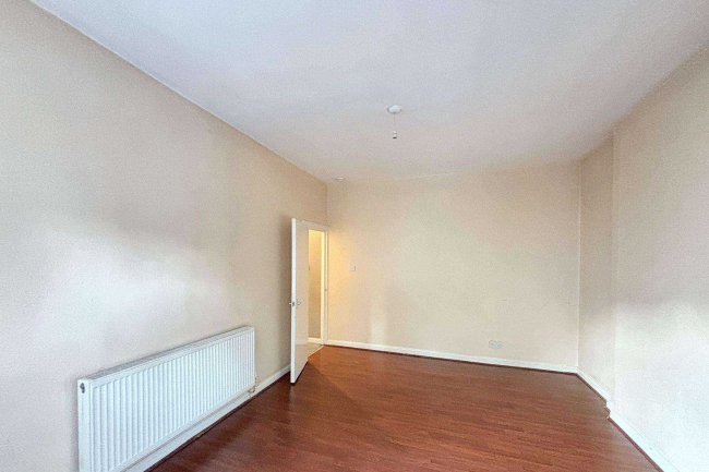 Flat C, 44 Harlesden Gardens, London NW10 4EX 6