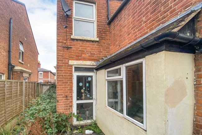 46 Howard Street, Gloucester, Gloucestershire, GL1 4UU 1