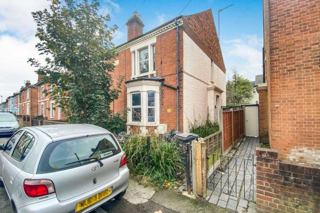 46 Howard Street, Gloucester, Gloucestershire, GL1 4UU 1