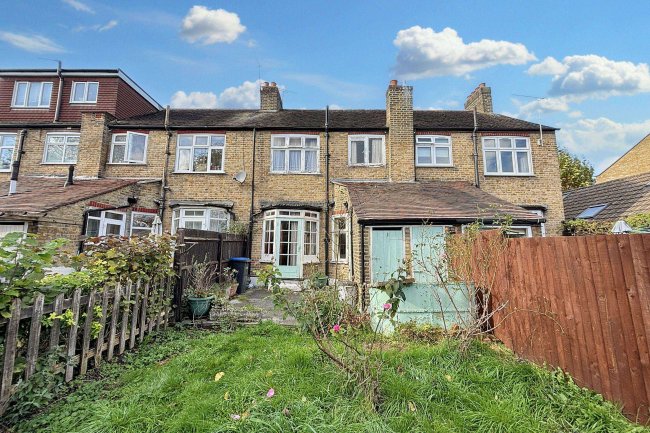 41 Bagshot Road, Enfield, Greater London, EN1 2RE 7
