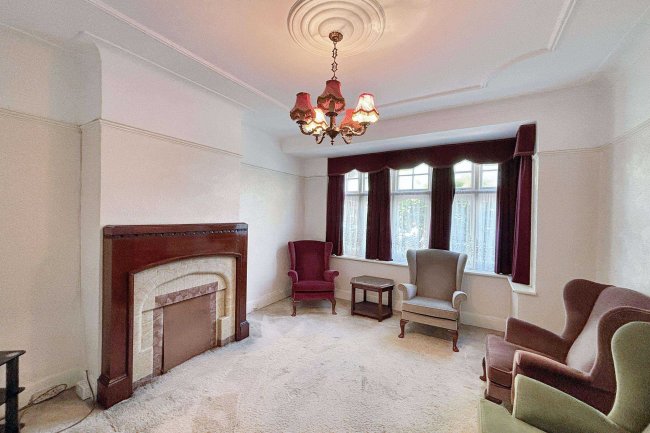 41 Bagshot Road, Enfield, Greater London, EN1 2RE 7