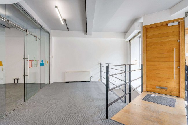 250 Goswell Road, London EC1V 7EB 15
