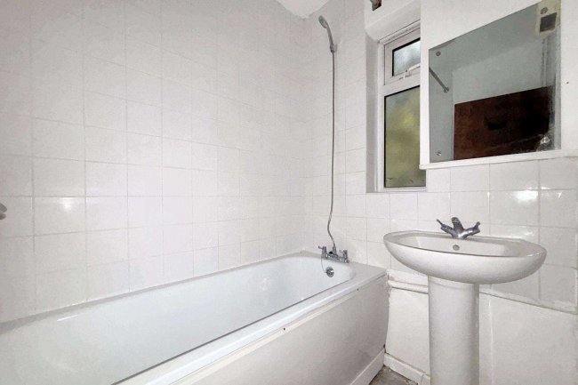 95 Melville Road, Harlesden, London NW10 8BT 6