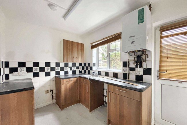 95 Melville Road, Harlesden, London NW10 8BT 6