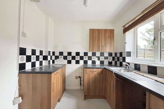 95 Melville Road, Harlesden, London NW10 8BT 6