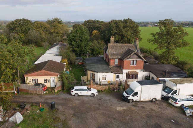 Fairview, Cornwall Road, Bowers Gifford, Basildon, Essex SS13 2LA 9