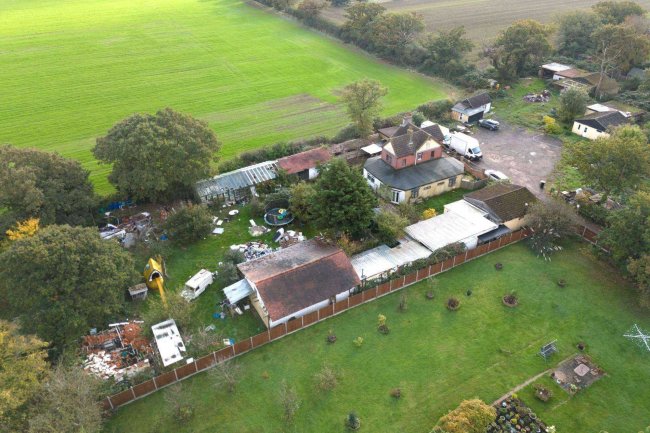 Fairview, Cornwall Road, Bowers Gifford, Basildon, Essex SS13 2LA 9