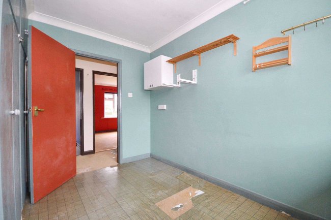 138 Freshwater Drive, Hamworthy, Poole, BH15 4JF 2