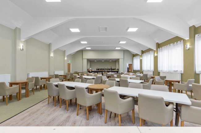 Beech Hill Conservative Club & 18-18a Leagrave Road, Luton, LU4 8HZ 9