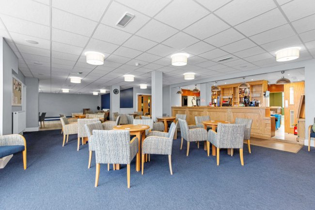 Beech Hill Conservative Club & 18-18a Leagrave Road, Luton, LU4 8HZ 9