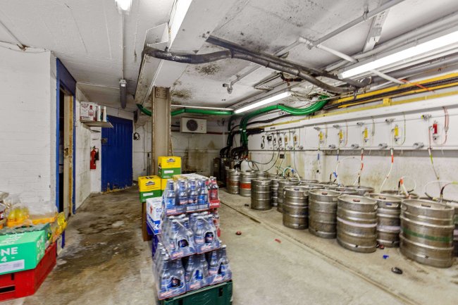 Beech Hill Conservative Club & 18-18a Leagrave Road, Luton, LU4 8HZ 9