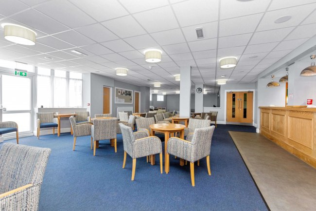 Beech Hill Conservative Club & 18-18a Leagrave Road, Luton, LU4 8HZ 9