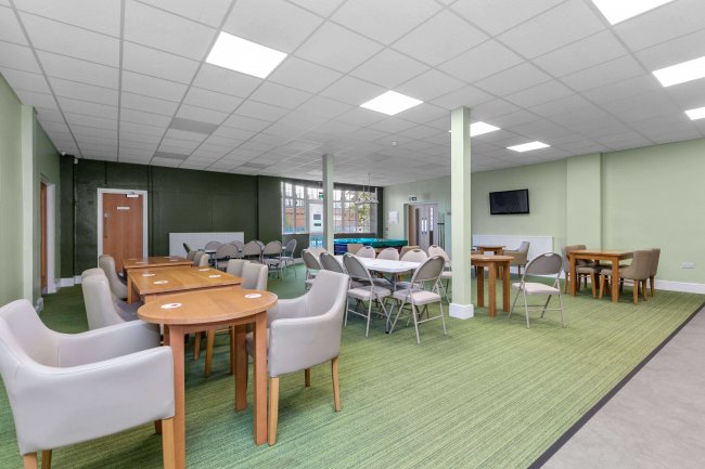 Beech Hill Conservative Club & 18-18a Leagrave Road, Luton, LU4 8HZ 9