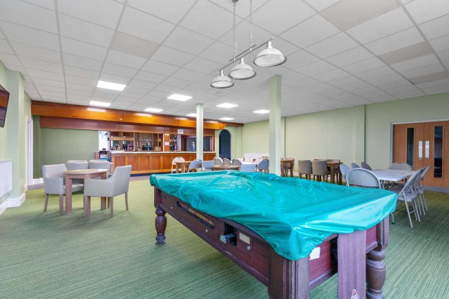 Beech Hill Conservative Club & 18-18a Leagrave Road, Luton, LU4 8HZ 9