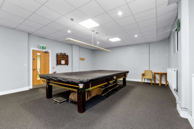 Beech Hill Conservative Club & 18-18a Leagrave Road, Luton, LU4 8HZ 9