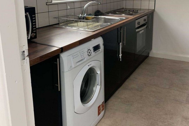 Stakes Hall Place, Blackburn, East Lancashire BB2 4UX 33