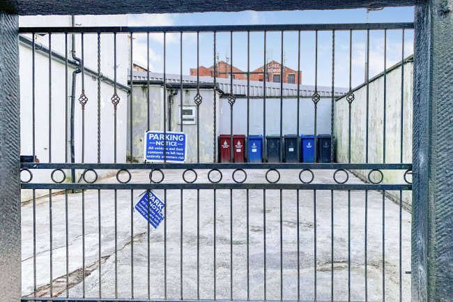 Stakes Hall Place, Blackburn, East Lancashire BB2 4UX 33