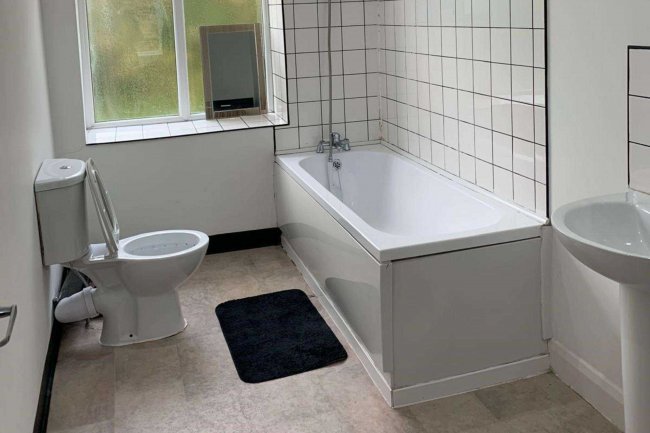 Stakes Hall Place, Blackburn, East Lancashire BB2 4UX 33