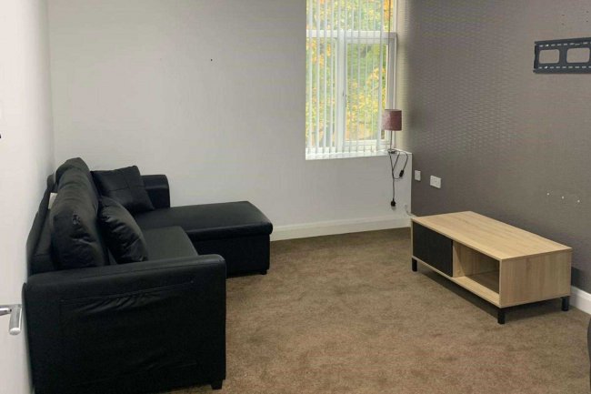 Stakes Hall Place, Blackburn, East Lancashire BB2 4UX 33