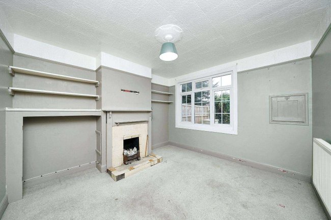 8 Avondale Rd, Aldershot, GU11 3HQ 10