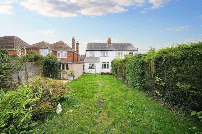 8 Avondale Rd, Aldershot, GU11 3HQ 10