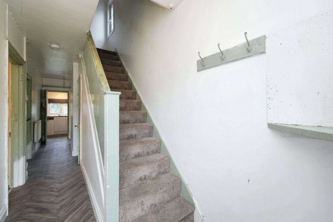 8 Avondale Rd, Aldershot, GU11 3HQ 10