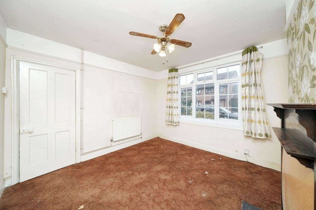 8 Avondale Rd, Aldershot, GU11 3HQ 10