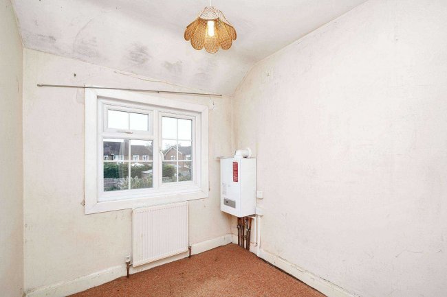 8 Avondale Rd, Aldershot, GU11 3HQ 10