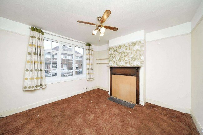 8 Avondale Rd, Aldershot, GU11 3HQ 10