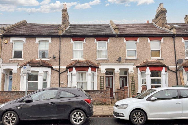 141 Hartfield Rd, Wimbledon, SW19 3TJ 4