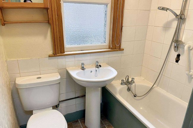 141 Hartfield Rd, Wimbledon, SW19 3TJ 4