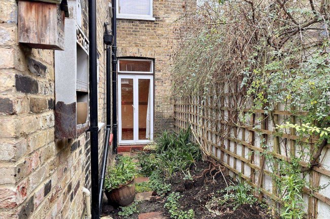 141 Hartfield Rd, Wimbledon, SW19 3TJ 4