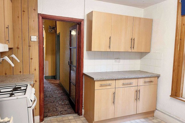 141 Hartfield Rd, Wimbledon, SW19 3TJ 4