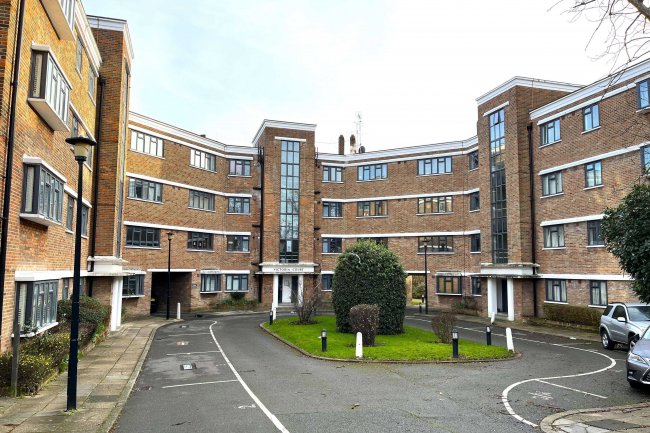 28 Victoria Court, Kingsbridge Avenue, Acton, W3 9AH 1