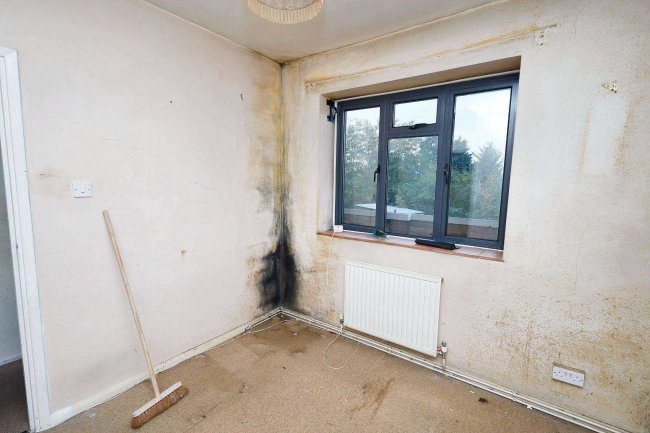 28 Victoria Court, Kingsbridge Avenue, Acton, W3 9AH 1