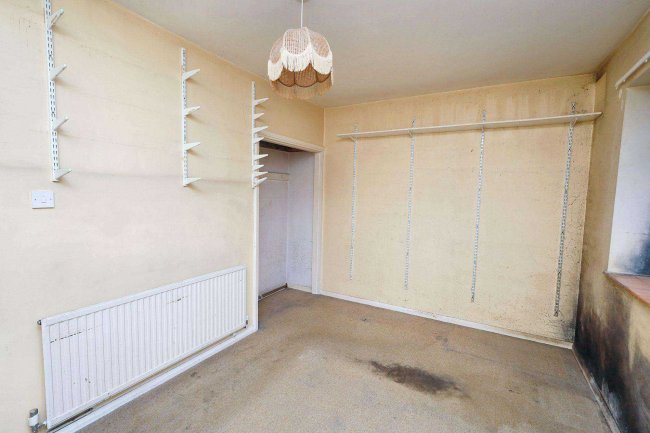 28 Victoria Court, Kingsbridge Avenue, Acton, W3 9AH 1