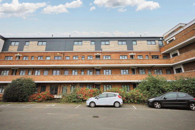 28 Victoria Court, Kingsbridge Avenue, Acton, W3 9AH 1