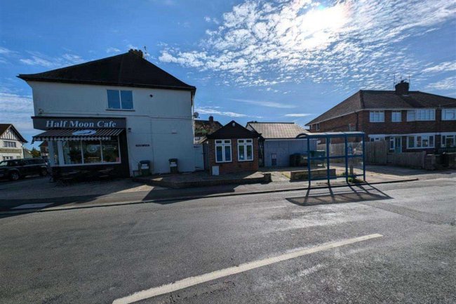 106 Stone Lane, Worthing, West Sussex BN13 2BG 7