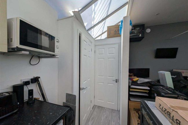 106 Stone Lane, Worthing, West Sussex BN13 2BG 7