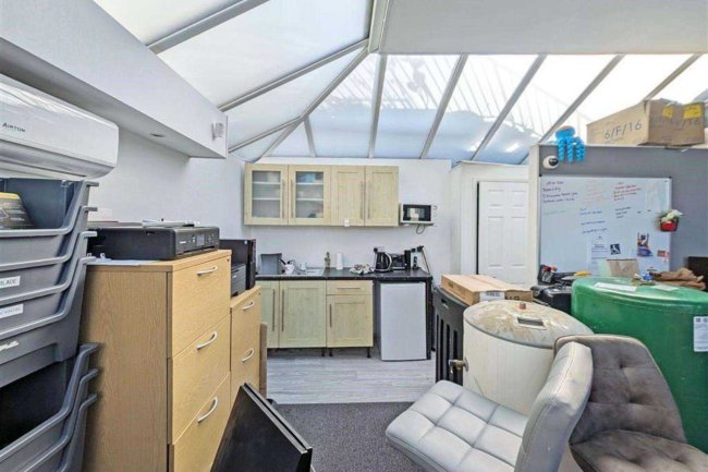 106 Stone Lane, Worthing, West Sussex BN13 2BG 7